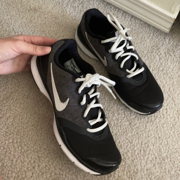 Nike running shoes - Picture 1 of 2